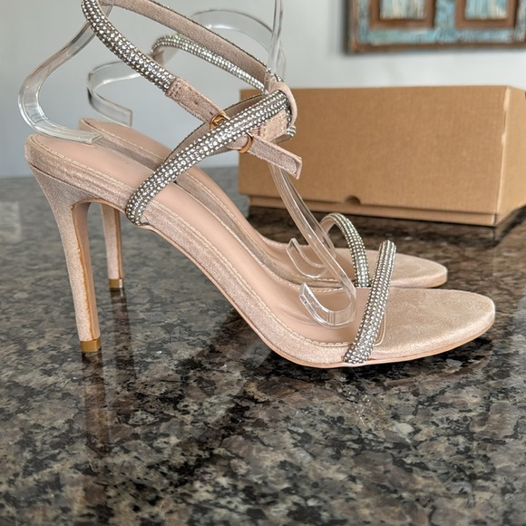 Embellished rhinestone Ankle strap 3” heel sandal NIB - Picture 6 of 12